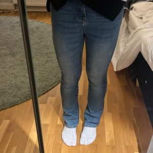 Bootcut jeans - Säljer ett par midways Bootcut jeans från lager 157 i storlek 150 pga att de är för små. Bra skick