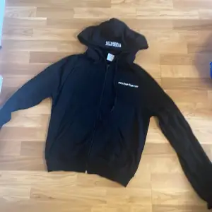 Vetements free hugs hoodie