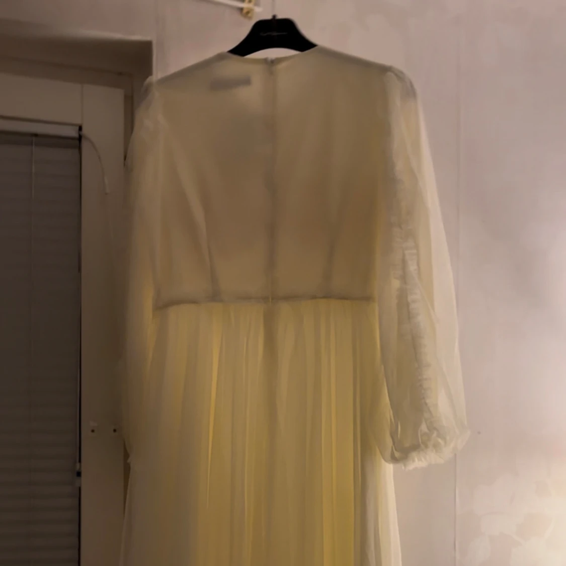 Maxi lång ärmad vit klänning  - 91