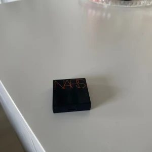 Nars bronzer - säljer denna för att den inte kommer till nån användning, kan vara bra om man vill testa den och sen köpa en större✌🏼🌸