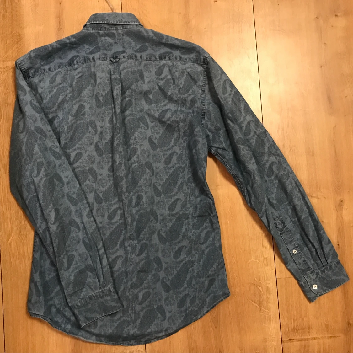 Human scales Charles långärmad skjorta strl M  - 90