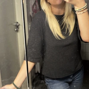 Trekvarts tröja - Säljer denna tre kvarts tröja i storlek s❤️