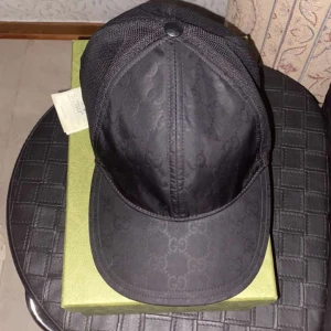 Gucci keps  - Säljer Gucci keps (äkta) 9/10 skick 