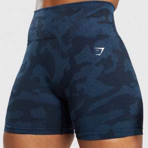 Gymshark adapt seamless shorts, supersköna och snygga på! Endast använda 2 gånger 💙