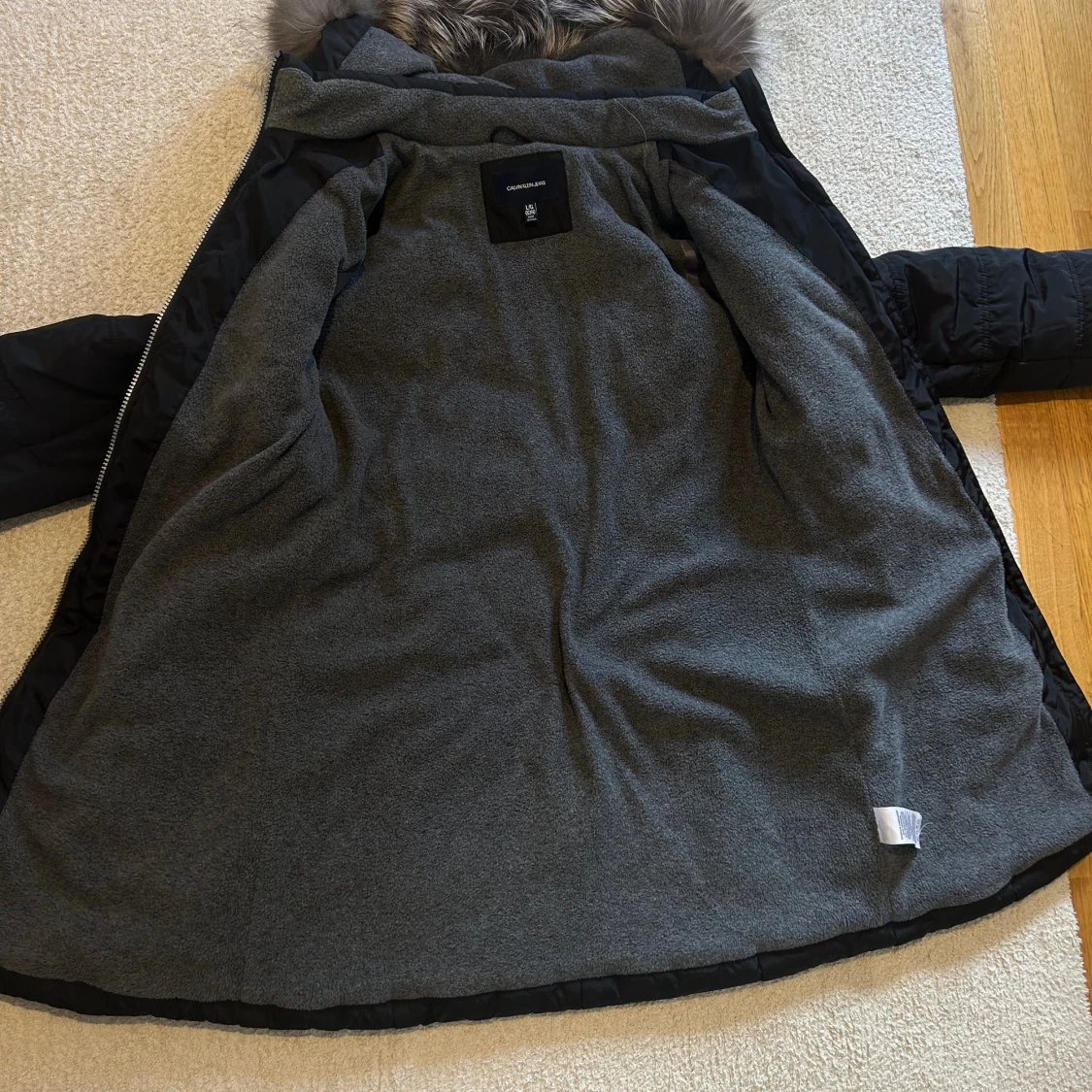 Calvin Klein jacka med äkta päls  - 90