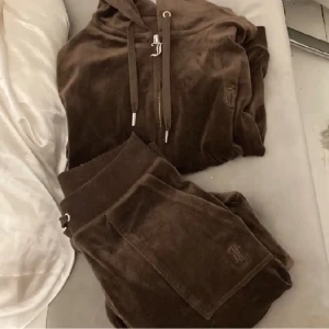 Juicy couture  - Juicy couture set mörkbrunt, bra skick