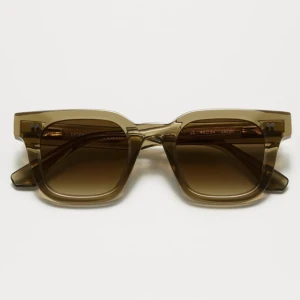 Säljer mina 04 Gröna Chimiglasögon  - Väldigt bra skick ser mer ut som bruna än gröna 