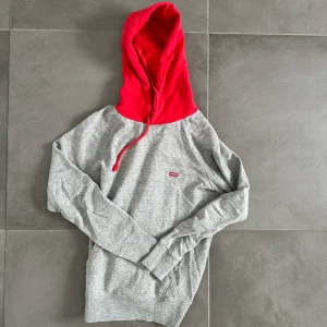 Levis hoodie helt ny stl XS  - Helt ny! 