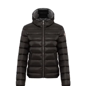 Colmar jacka - Colmar jacka i storlek s! Nyskick, kostar 4.000 ny men säljer för 2.900🩷  Bara att skriva för bilder på jackan☺️