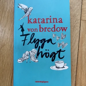 Flyga högt av Katarina Von Bredow - Pocket, använt skick
