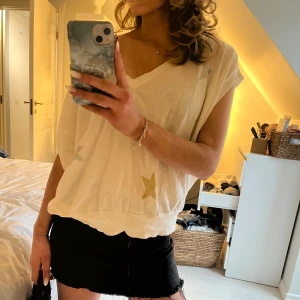 Zadig & Voltaire tröja  - assnygg Zadig tröja, slapp och luftig till sommaren. Helt i nyskick och köpt secondhand🥰