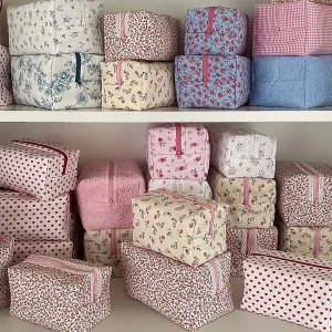 Necessärer - Följ dahlia__uf på instagram för mer info