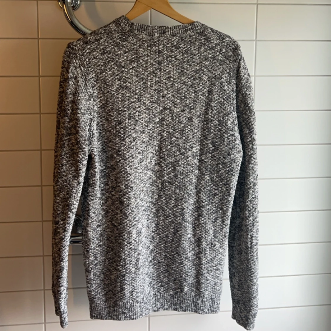 Grå swearshirt från Mango - 91