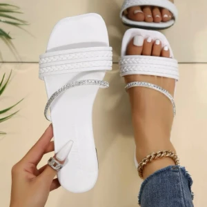 Vita tofflor - Helt ny