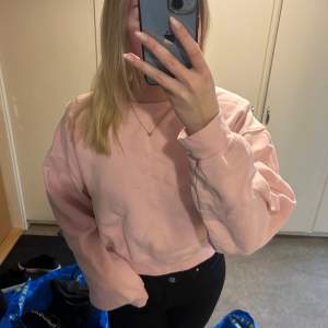 Rosa sweatshirt från bikbok i strl S💓