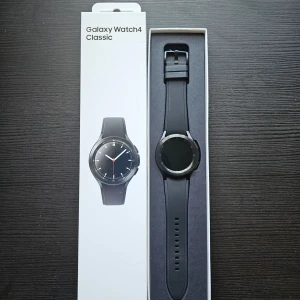 Samsung watch classic  - Knappt använd då ja valt att gå vidare med appel watch INGA  DEFEKTER ✅️