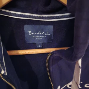 Bondelid tröja - Knappt använd, fräsch och fortfarande bra kvalitet