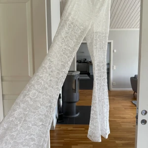 Spets byxor  - Jätte fina vita spets byxor som tyvärr inte passade 😢 perfekta till sommaren 
