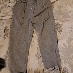 Mjuka snyggs byxor - Fint avänt skick