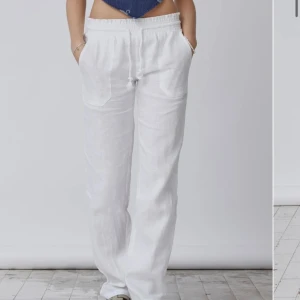 Linnebyxor - Säljer mina Skagen linnebyxor som bara är använda en gång! Nypris är 799kr men mitt pris är 500 💕De är midwaist och passar någon som är ca 165-173cm! Hör av dig om du har en fråga eller är inteesserad🥰