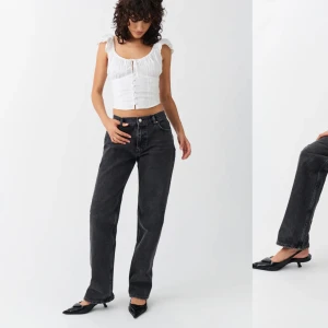Low straight jeans Gina - Säljer dessa super fina jeansen ifrån Gina då de tyvärr är för små för mig. De är i mycket bra skick och knappt använda 💕