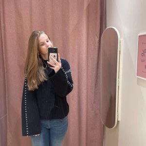 Gina tröja - Säljer min tröja från Gina tricot! Använd 1 gång. Nypris tror jag är 499 eller något runt det☺️