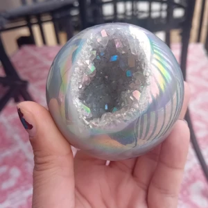 Äkta stor kristall kalcedon aura quartz kula - Perfekt skick. Sägs ha helande egenskaper.