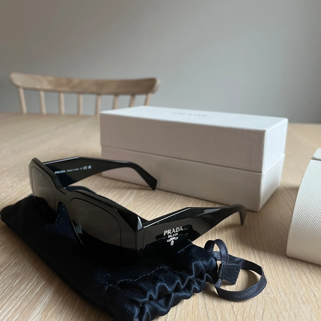 Prada solglasögon  - 90