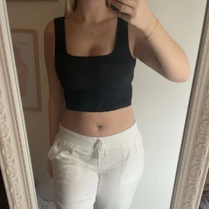 Topp - Använt ett par fåtal gånger, inga defekter!💞