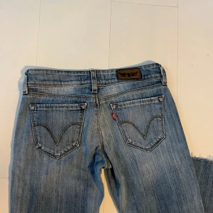 Levis jeans  - Jeans i bra skick 