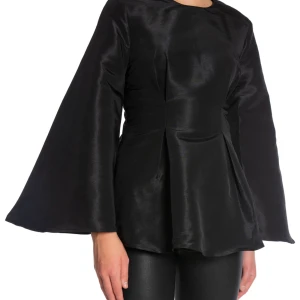 By Malina blus - Svart blus från By Malina, ny med prislapp kvar, storlek XS. Nypris 2399kr💛