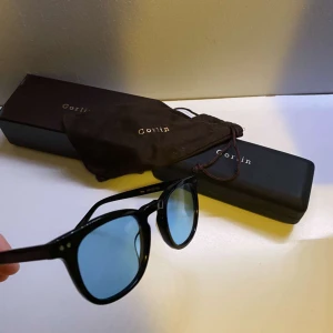 Sköna corlin solglasögon helt nya  - Säljer dessa sköna corlin solglasögon nu inför sommaren för 650 kronor ! All förpackning och tillbehör ingår.