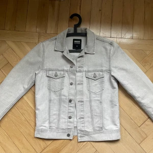 Denimjacka Dr Denim - Denimjacka i nyskick! Provad, aldrig använd