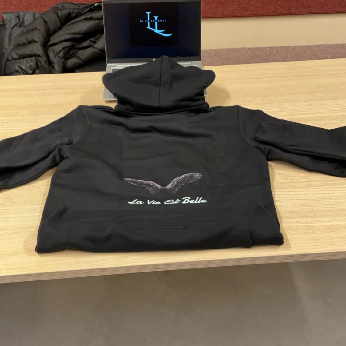 Tröja av vårat UF flretag - 90