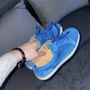 Christian Louboutin - Ett par riktigt snygga Louboutin skor använda 10-20 gånger. Skick 8/10