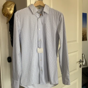 Zara skojrta  - Alldrig andvänd bara testad  Nypris 450 