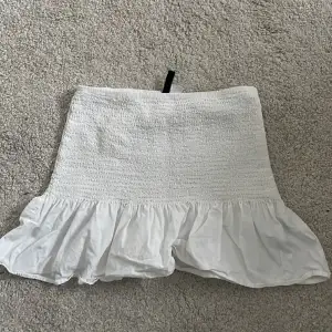 Säljer min jättefina kjol från hm💗skriv privat för mer bilder