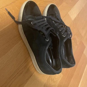 Lanvin  - Tja! Säljer mina lanvin uk 7, passar ca 42/32