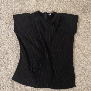 Zara blus!! - Säljer min supersöta blus ifrån zara!! 💖💖💖