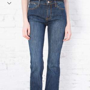 Super snygga low waisted jeans från brandy, säljer pga ingen användas av dem. Är precis som nya utan defekter.  Om du har några frågor kom till DM 👈