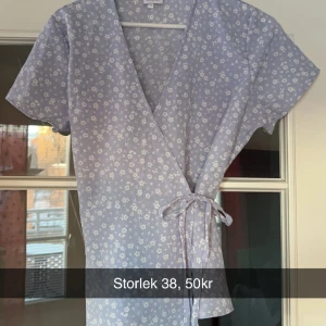 Blus - Endast testad, köparen står för frakt kan annars mötas upp i Västerås.