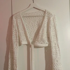 Kofta - Endast testad, storlek S. Köpare står för frakten annars kan jag mötas upp i Västerås.