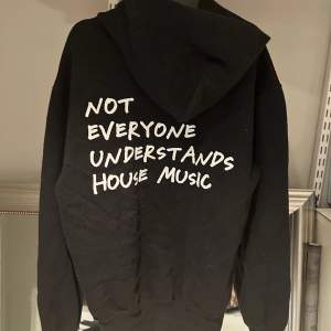 Säljer nu min Roscali hoodie köpt direkt från Marcus Rolfs insta dm. Detta är en av få då det inte släpptes så många av dom. Skriv vid minsta lilla intresse