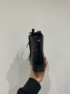 Michael kors skor - 36/37