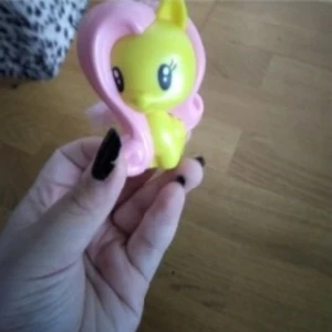 Fluttershy figur - My little pony - En My little pony figur, fluttershy Köparen står för frakten