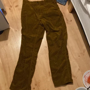 Carhartt byxor - Manchester byxor från carhartt nypris runt 1000, använder inte de längre skriv gärna för frågor!