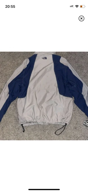 Tnf jacka  - Tnf jacka ok skicka