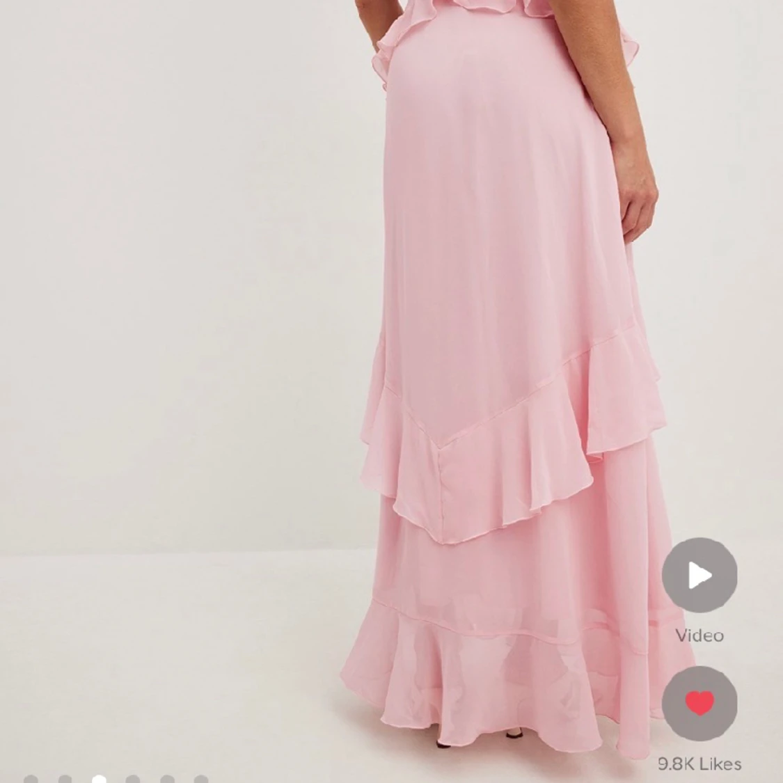 SÖKER DENNA KLÄNNING  - 90