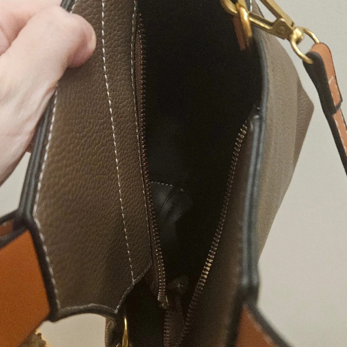 Jättefin brun lite väska - 91