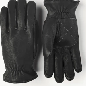 Hestra Hanskar - Hestra hjortskinn handskar med ull foder på insidan. Varma och sköna. Väldigt bra skick. Ny pris 1100kr. Modell Eirik. Storlek 9. Kan gå ner i pris vid snabb affär.